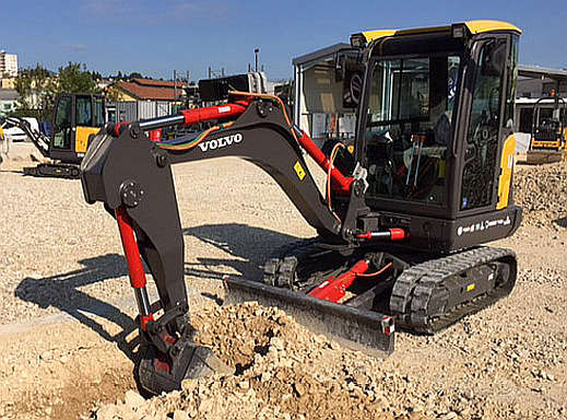 100% electric excavator